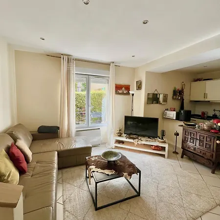 T2 Entierement Equipe Avec Terrasse דירה *